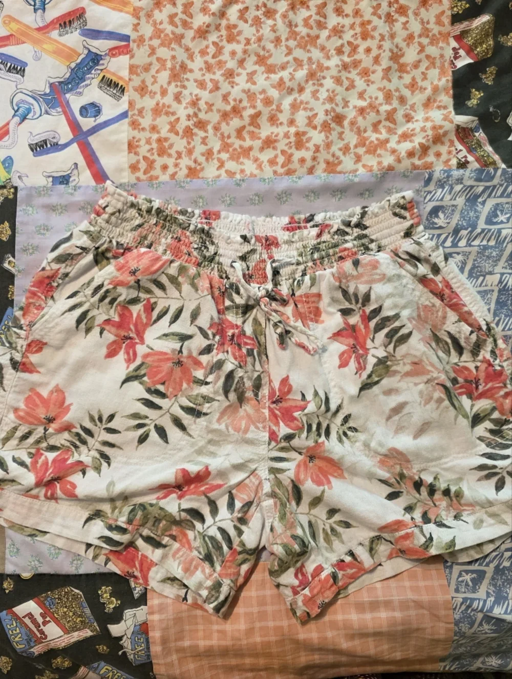 Briggs Cotton Floral Drawstring Waist Shorts - Coral & Olive on Cream - Picture 5 of 12